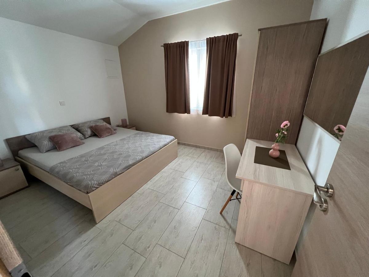 Apartmani Nina I Niko Ugljan Rom bilde